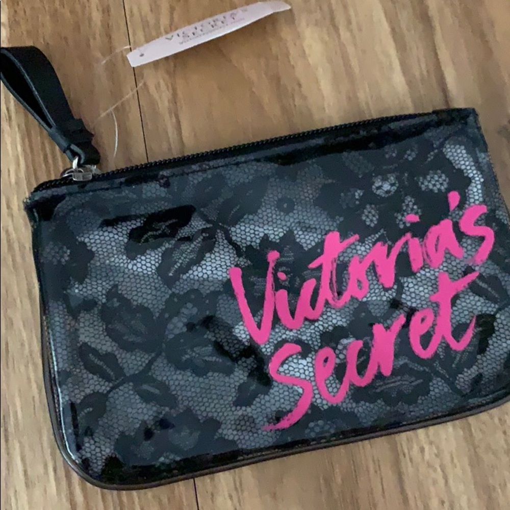Vs lace wristlet